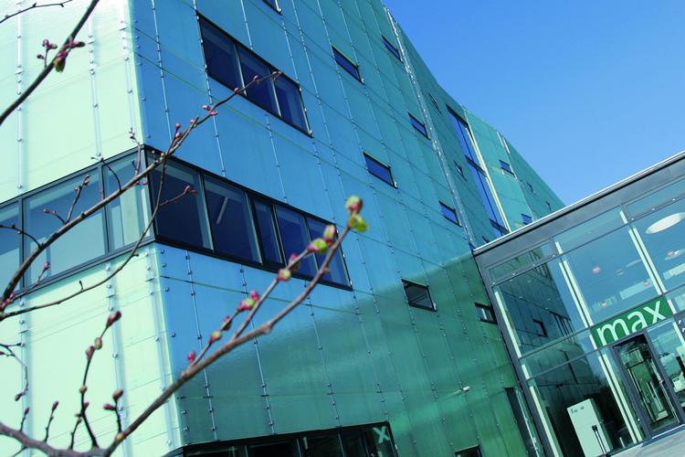 Max Bank i Næstved er i fare for at krakke, viser beregninger fra Niro Invest. Her er det bankens hovedkvarter i Næstved. 