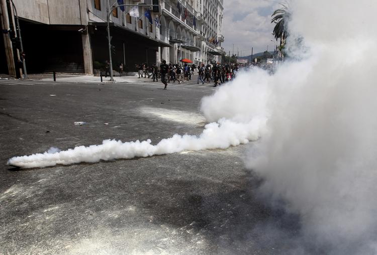 Politiets affyrede mange tåregasgranater under demonstrationen. 