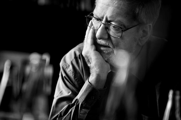 Censur. 'Men hvem taler om, at kvinder ikke må optræde med solosang i Iran?' spørger Per Stig Møller, der mener, at det er væsentligt at få sat fokus på knægtelse af den kunstneriske ytringsfrihed. 