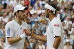 Afgjort. Andy Murray (t.v.) stikker næven frem og siger tak for kamp til Feliciano Lopez. 