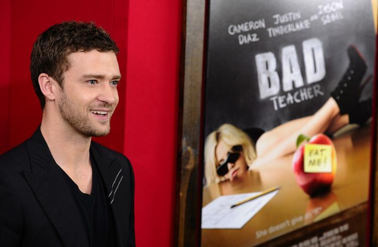 Timberlake. Justin Timberlake ses her til premieren på filmen 'Bad Teacher' i New York for ti dage siden. Timberlake spiller selv med i filmen. Nu ser det ud til, at den 30-årige kunstner er blevet ejer af et socialt netværk. 