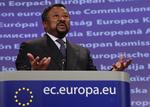 frustration. Den Afrikanske Unions kommissionschef, Jean Ping, er stærkt utilfreds med, at Frankrig har forsynet oprørsgrupper i Libyen med våben. 