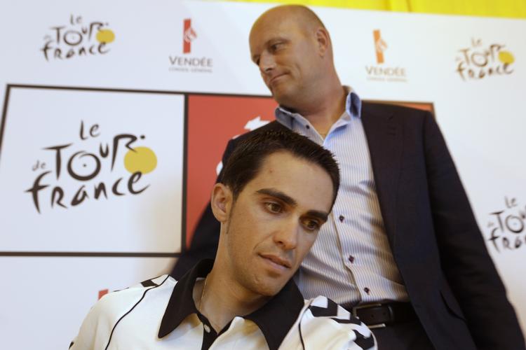 opbakning. Som altid står Bjarne Riis bag sin altdominerende stjerne, Alberto Contador. 