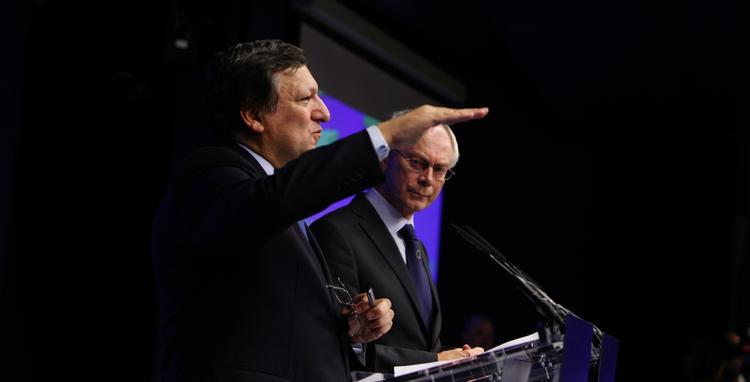 Ros. EU-Kommisionens formand, José Manuel Barroso (tv), og formanden for Det Europæiske Råd, Herman Van Rompuy, er tilfredse med den græske spareplan. 