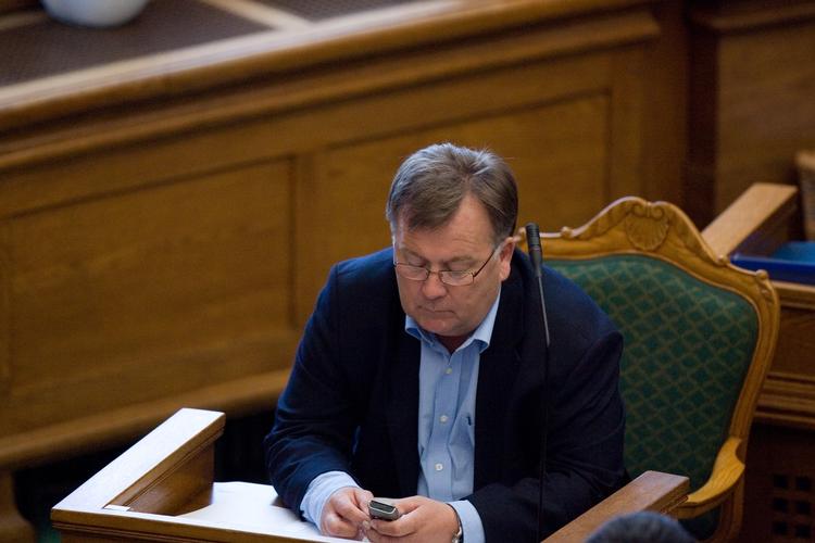 Recession. Regeringens krisepolitik anført af finansminister Claus Hjort Frederiksen har slået fejl, mener oppositionen. 