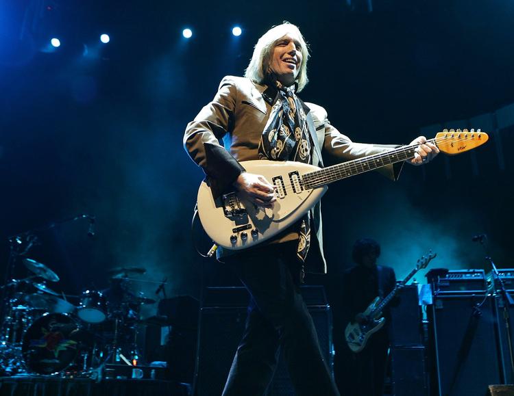 Petty. Republikaneren Michele Bachmann har fået musikeren Tom Petty på nakken. Petty ønsker ikke, at Bachmann bruger sangen 'American Girl' i politisk øjemed. 