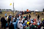 Tørvejr. Regnen satte ind torsdag lige før Roskilde Festival slog portene op, men i dag holder det tørt, lover DMI. 