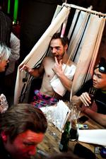 Jesper Duelund, 29, fotograf. "Du finder ingen fest som der her, med så frisindet og dejlig en stemning," fortæller Jesper. 