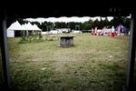 Tomt. 60.000 kvadratmeters fest står affolket hen. Love Camp er ikke blevet den succes, som arrangørerne havde regnet med. 