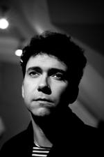 Spændt. Sune Wagner, den ene del af duoen The Raveonettes, er nervøs for at skulle træde ind på Orange Scene til bandets hidtil største koncert, siger han. 