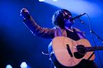 Utilpas. Conor Oberst virkede som om han hellere ville sidde et andet sted og nørkle med sine originale tekster og musikalske snurrepiberier i fred. 