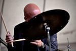 Åbning. Trioen GinmanBlachmanDahl havde taget gæster med til åbningskoncerten af Copenhagen Jazz Festival. De leverede en gang kompliceret og krævende jazzmusik. 