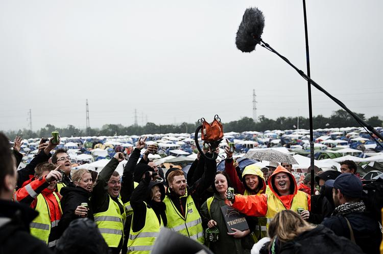 Orange. Gutterne og gutinderne i Camp Crazy Legs vandt for andet år i træk i Roskilde Festivals Camp of The Year-konkurrence og fik allernådigst adgang til selveste Orange Scene. 