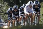Supermænd. Leopard-Treks danske Sportsdirektør Kim Andersen er rigtig godt tilfreds med sine rytteres præstation i dagens holdtidskørsel ved Tour de France. 