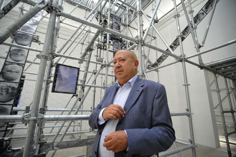 Kunst. Her ses Christian Boltanski på biennalen i Venedig. 