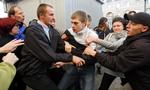 Protest. En række oppositionsfolk er anholdt i Hvideruslands hovedstad, Minsk, søndag efter at have forstyrret en tale, som landets præsident, Aleksandr Lukasjenko, var ved at holde. 