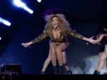 verdensstjerne. Beyonce optrådte på Pyramid-scenen på festivalen Glastonbury i England. 