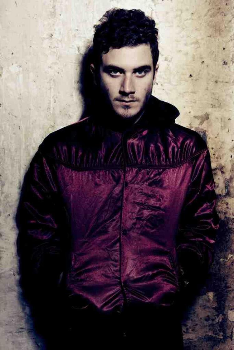 Debutant. Nicolas Jaars Roskilde-debut var et studie udi hvordan mand og maskine kan forenes til nærperfektion i samspil med et aldeles effektivt backingband. 