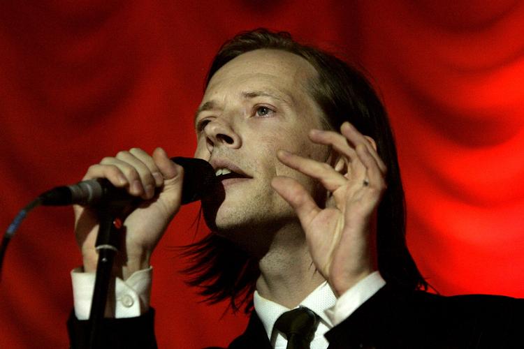 Crooner. Claus Hempler beviste søndag aften, at han besidder et omfattende register og har en stemme med stor lyrisk kraft under en koncert ved Kulturhuset Islands Brygge. 