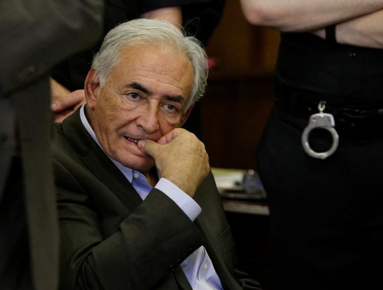 anklaget. Endnu en kvinde er klar til at rejse sag mod Dominique Strauss-Kahn, den tidligere chef for Den Internationale Valutafond. Strauss-Kahn var indtil han blev anholdt i maj i New York de franske socialisters bedste bud på en præsidentkandidat. 