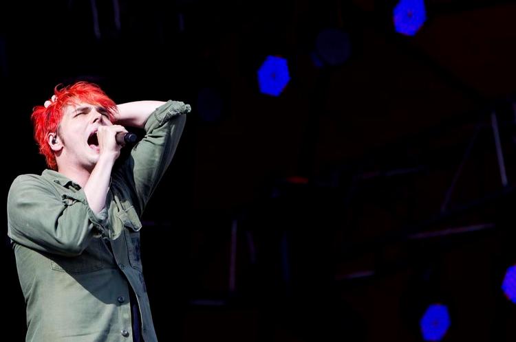 Postkasserød. My Chemical Romances Gerard Way er 34 år, men ligner og lyder som en på 17. 