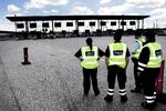 kontrol. Tolderne her ved Øresundsbroen er klar til at tjekke mistænkelige køretøjer, der vil ind i Danmark. I dag er første dag med øget grænsekontrol langs de danske grænseovergange. 