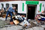Massiv oversvømmelse i marskandiserforetningen 'Quriosa' i Rantzausgade. 