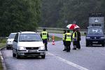 Kontrol. Ingen blev taget, da tolderne tjekkede 35 biler på motorvejen ved Frøslev lige efter grænsen til Tyskland. 