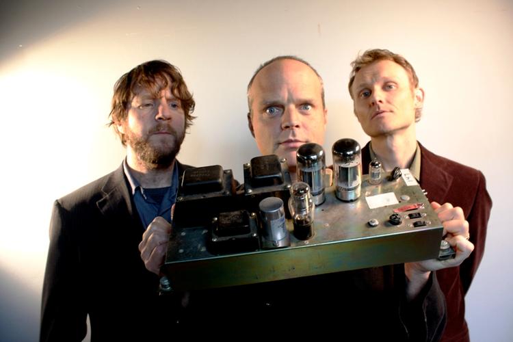 Topnavn. Medeski, Martin &amp; Wood kommer til København og spiller deres helt egen version af tung, rytmisk improviseret jazz. 