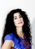 OMSKRIVNINGER. Forfatteren Joumana Haddad mener, at det arabiske sprog er fyldt med »sukrede omskrivninger«, og at man derfor skal vælge sine poetiske billeder med omhu. Og ikke være bange for at kalde tingene ved rette navn. 