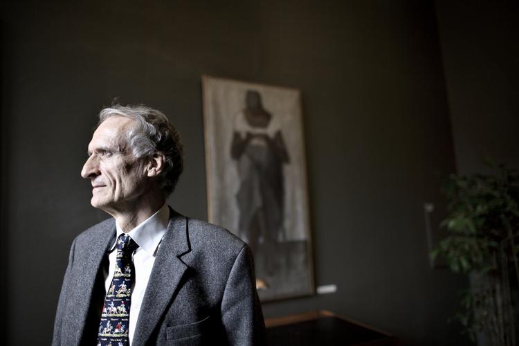 Uden ansvar. Sundhedsminister Bertel Haarder (V) afviser, at det er sundhedsministeriets ansvar at nedsætte rammer for skybrudsprocedure på danske hospitaler. 