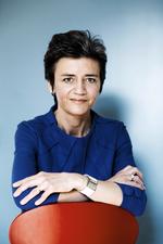 Afstemning. Både de radikales leder, Margrethe Vestager, Socialdemokraterne og SF er stærkt utilfredse med, at regeringens ikke har sendt retsforbeholdet til afstemning, og at Danmark dermed under vores EU-formand i 2012 skal lede forhandlinger der kan stille os uden for et øget internationalt politisamarbejde. 