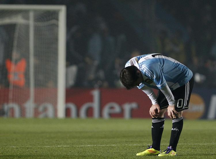 Nedtur. Argentina spillede 1-1 i første kamp mod Bolivia. Det blev fylgt op at endnu et skuffende resultat af Lionel Messi og co. 