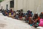 Køen vokser hver dag. (Jumbo organization, a local NGO, in Mogadishu, Somalia, ) 