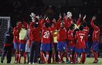 Jubel. Får Costa Rica  uafgjort i sidste kamp mod Argentina, så ryger Copa-værterne formentlig ud af turneringen. 