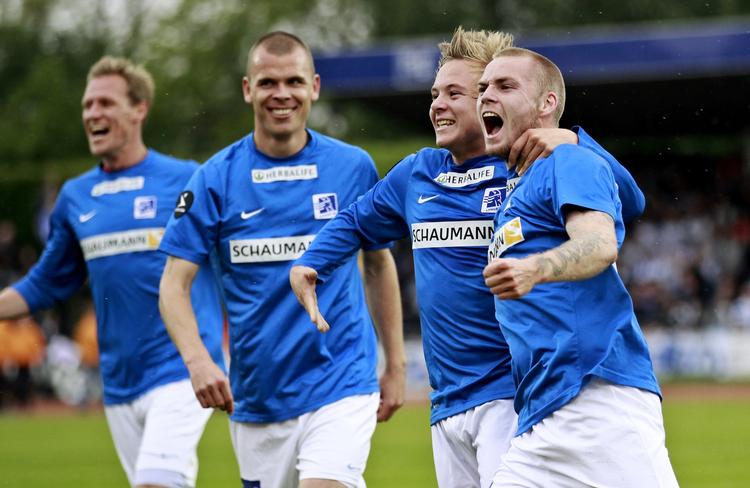 skæbnetime. Lyngby-spillerne ved ikke, om de skal spille superligabold om bare ni dage. 