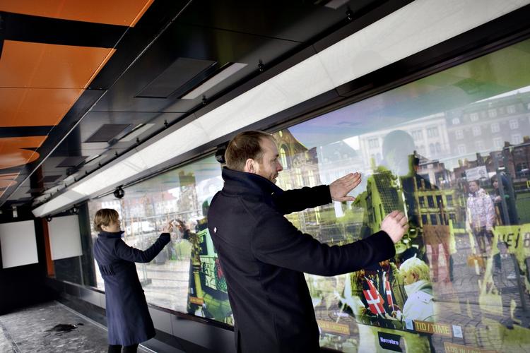 Interaktiv. Det er denne multimedieinstallation, også kaldet 'Væggen', som Københavns Museum har vundet en international pris for. 