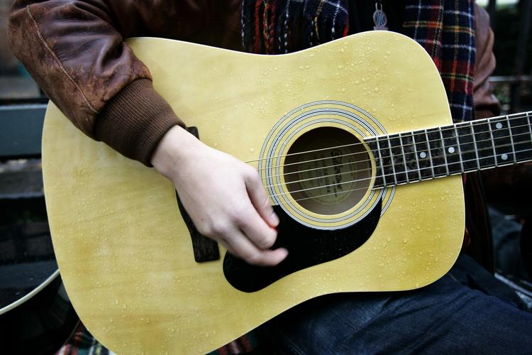 Spade. Guitaren har skullet kæmpe for at finde sit ståsted indenfor jazzens univers. 