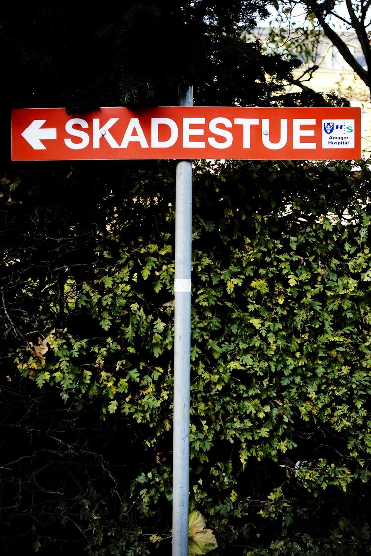 Ventetid. Patienter med akutskader kan risikere at vente i op mod et halvt døgn, før de bliver tilset af en læge på de danske skadestuer. 