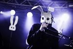 Tilfældigt. Sleep Party People fik deres navn fra køleskabsmagneter. 