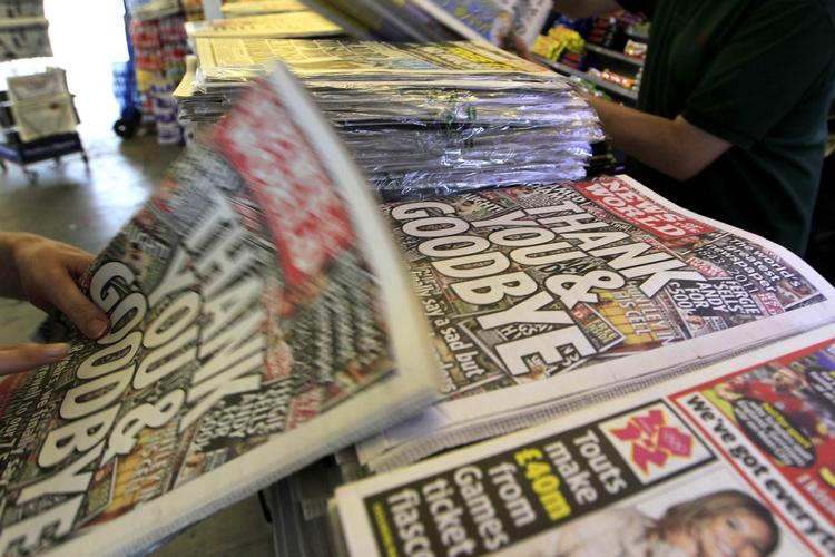 Rekordsalg. Den skandaleramte tabloidavis News of the World solgte 70 procent flere aviser end normalt, viser uofficielle tal. 