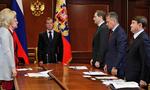 Tragedie. Den russiske præsident Medvedev krævede i dag på et møde med regerinsembedsmænd, at alle passagerfartøjer skal have sikkerhedstjek. 