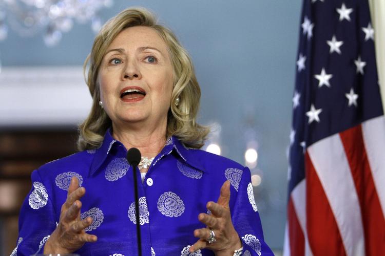 Tale. »Præsident Assad er ikke uundværlig, og vi har absolut intet investeret i, at han forbliver ved magten«, sagde Clinton. 