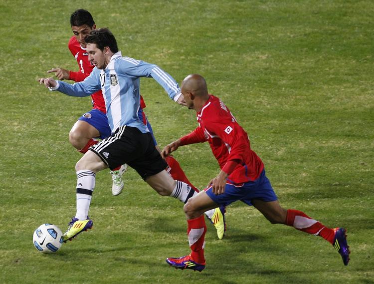 Udskældt. Lionel Messi og de øvrige stjerner på det argentinske landshold har fået hård kritik i hjemlandet, men mon ikke den forstummer efter sejren over Costa Rica. 