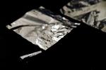 Misbrug. Dette sølvpapir er blevet brugt til at riste heroin med. 27 procent af unge mener, at de uden større problemer vil kunne få fat på heroin. 