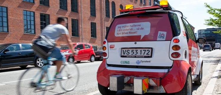 Småt. Målebilen, som lige nu kører rundt i København, har  tidligere været på vejene i blandt andet Stockholm, Odense og Århus. 