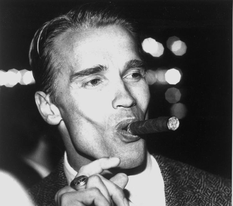 Arnold. Schwarzenegger har udtalt, at han vil forsøge at følge Clint Eastwoods eksempel og finde roller, der passer til hans alder. Her er han i en yngre, kålhøgen udgave. 
