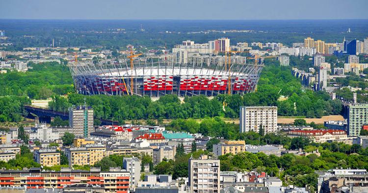 KURVEN. Det nye fodboldstadion i Warszawa er godt på vej. 