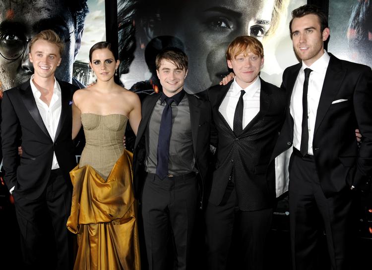 Fra venstre: Tom Felton, Emma Watson, Daniel Radcliffe, Rupert Grint og Matthew Lewis poserer. 