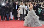 Emma Watson i fuld figur i London. 